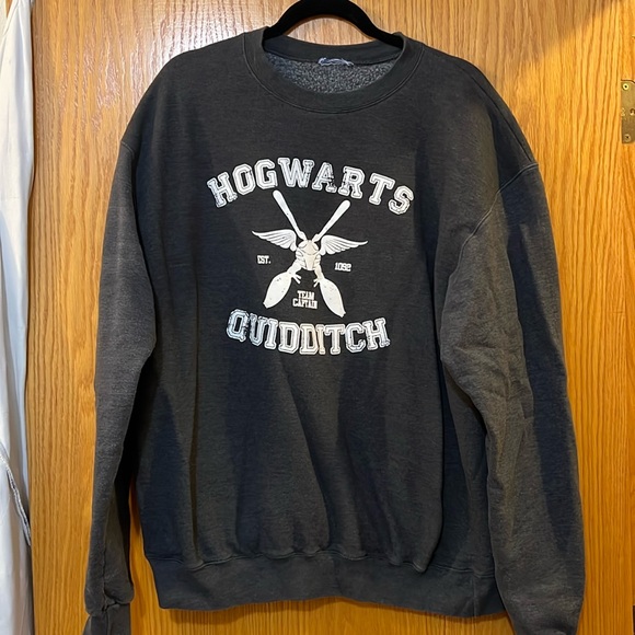 Universal Studios Harry Potter Hogwarts Crewneck - Picture 1 of 1